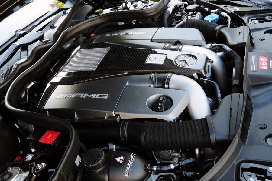  Mercedes-Benz CLS63 AMG 2012 года  (фото 28 из 62)